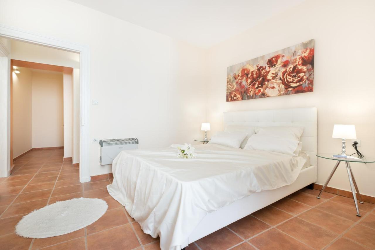 Old Town Gem - Elegant Guilford Apartment Corfu  Exterior photo